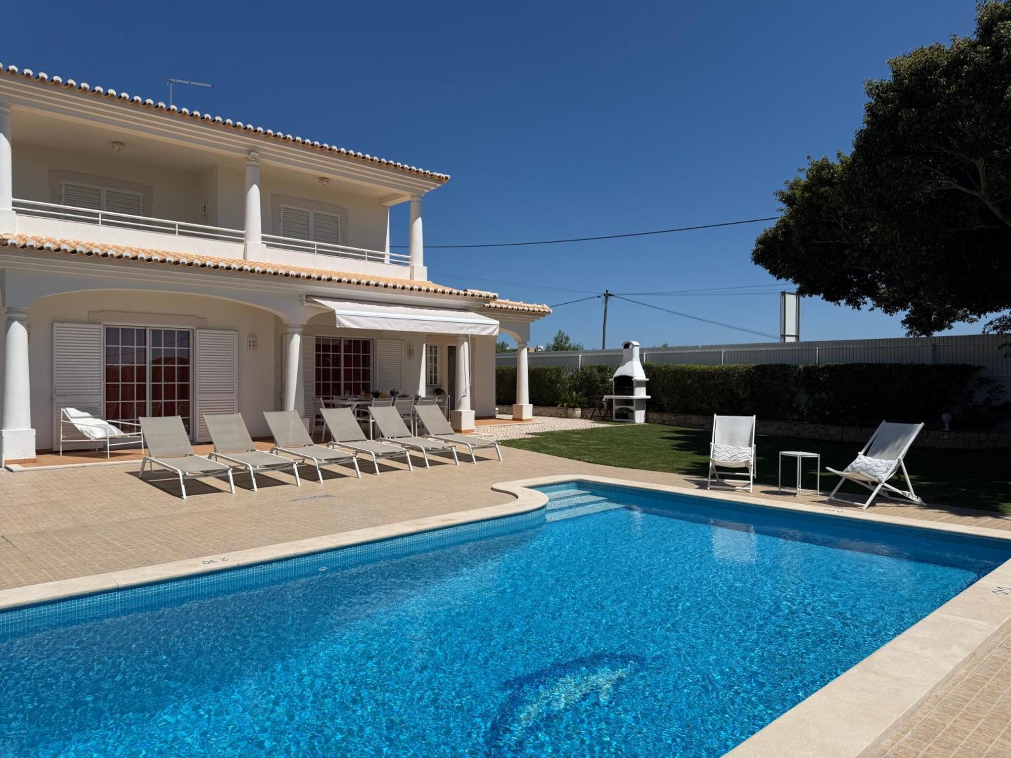 Casa Alves - With Private Heated Swimming Pool